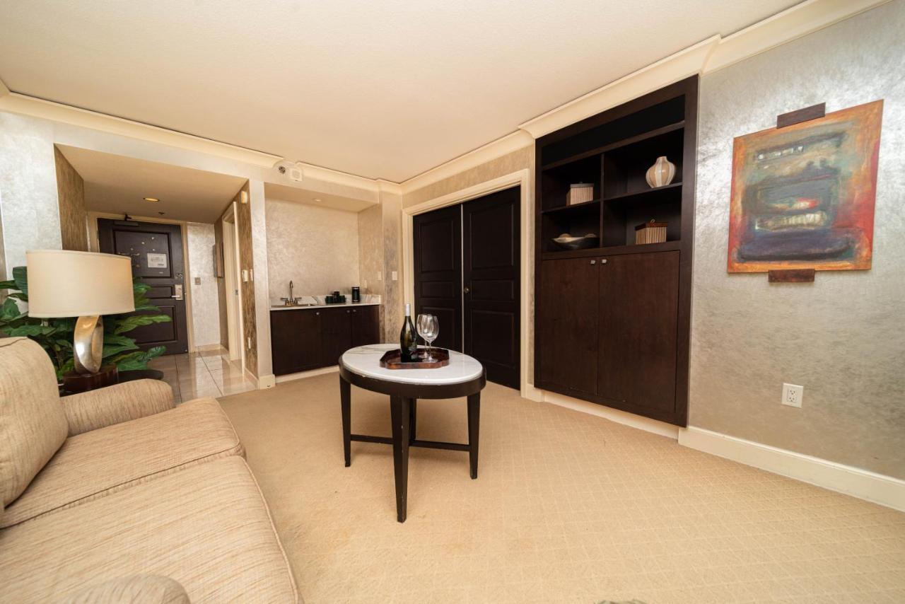 Reno Suites Buitenkant foto