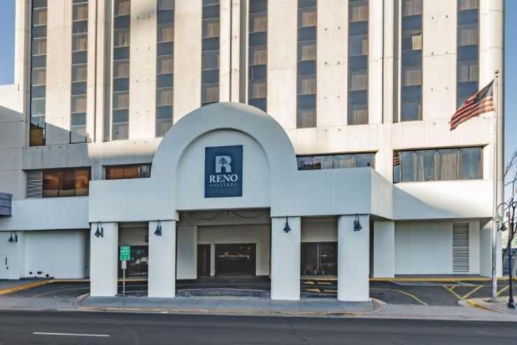 Reno Suites Buitenkant foto
